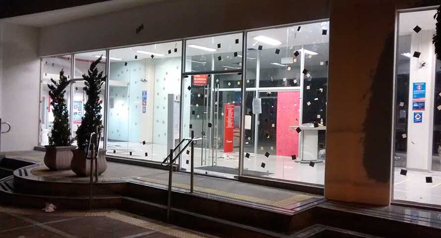 Fachada em Vidro de Segurança