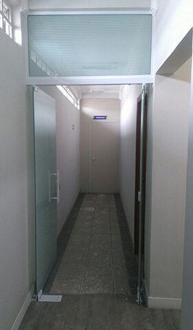 Porta Pivotante Com Mola