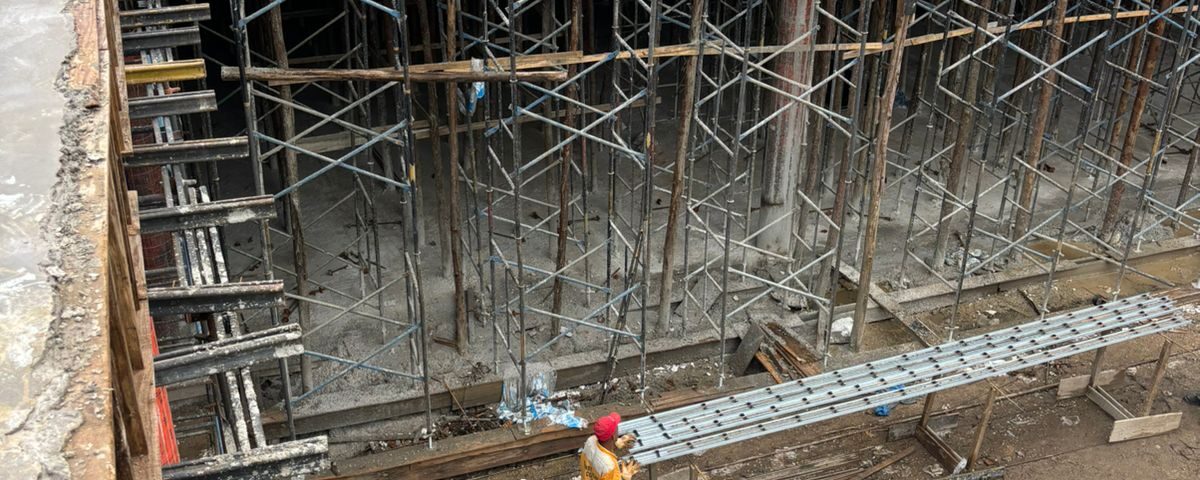 Escora para laje Zona Oeste