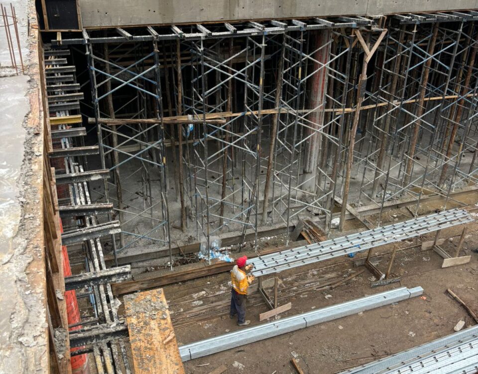 Escora para laje Zona Oeste