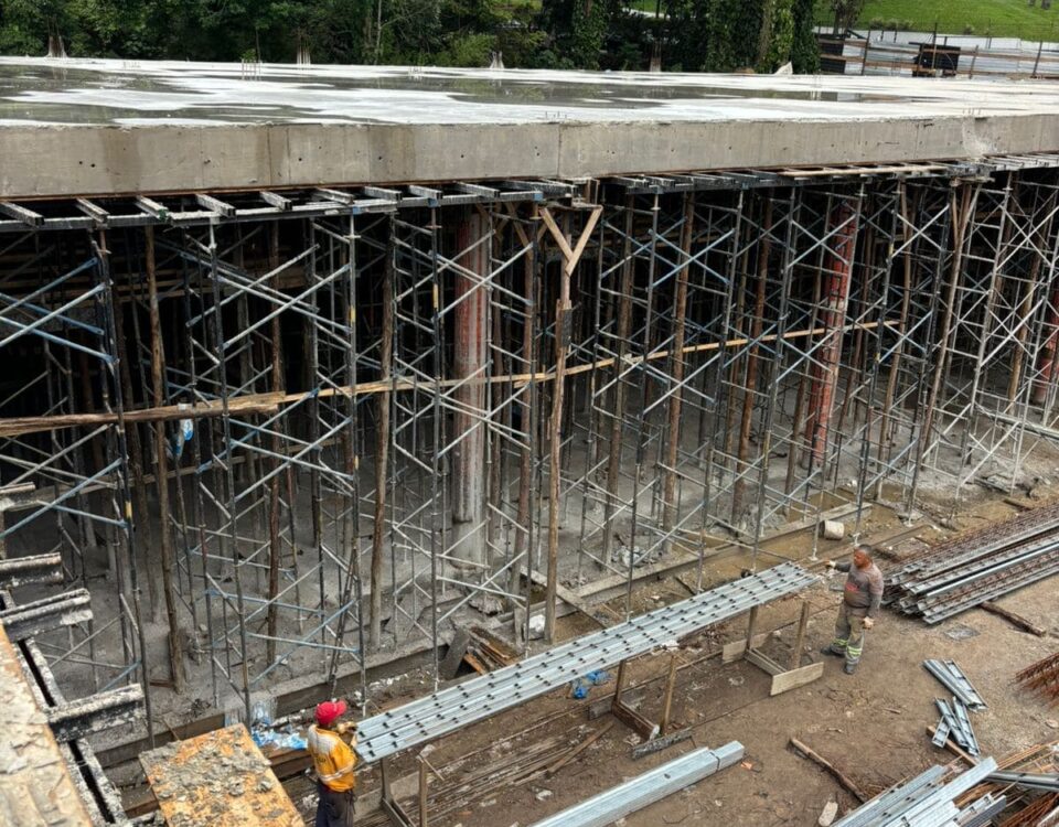 Escoramento para laje Zona Oeste