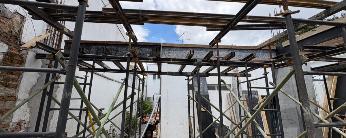 Locação de escora para laje Zona Sul