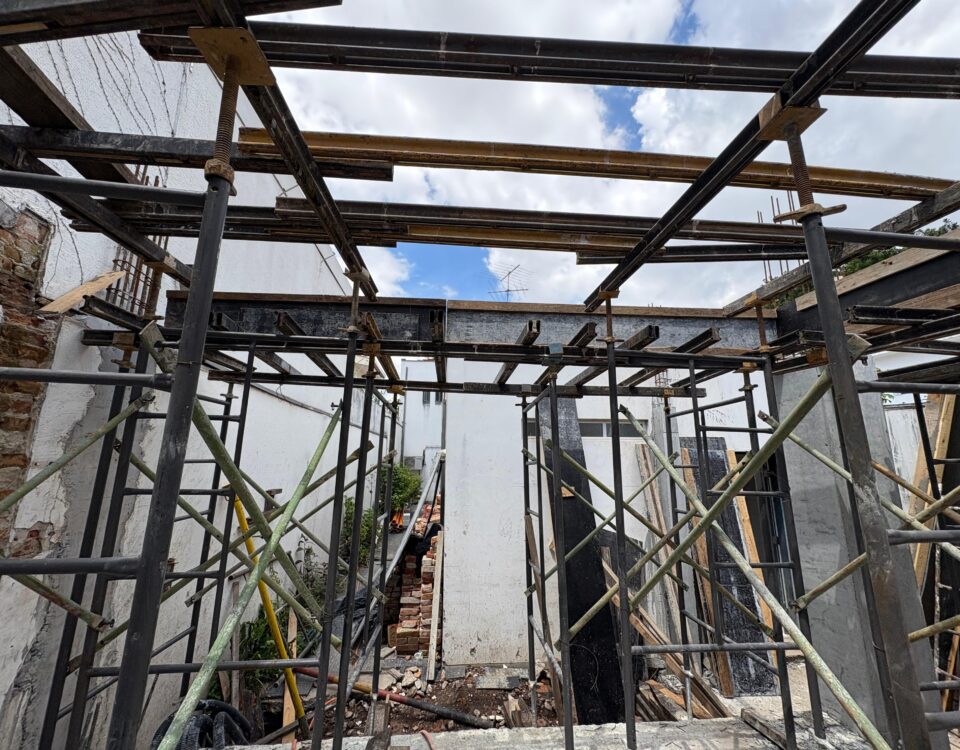 Locação de escora para laje Zona Sul