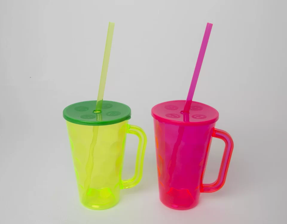 Caneca para festa com tampa