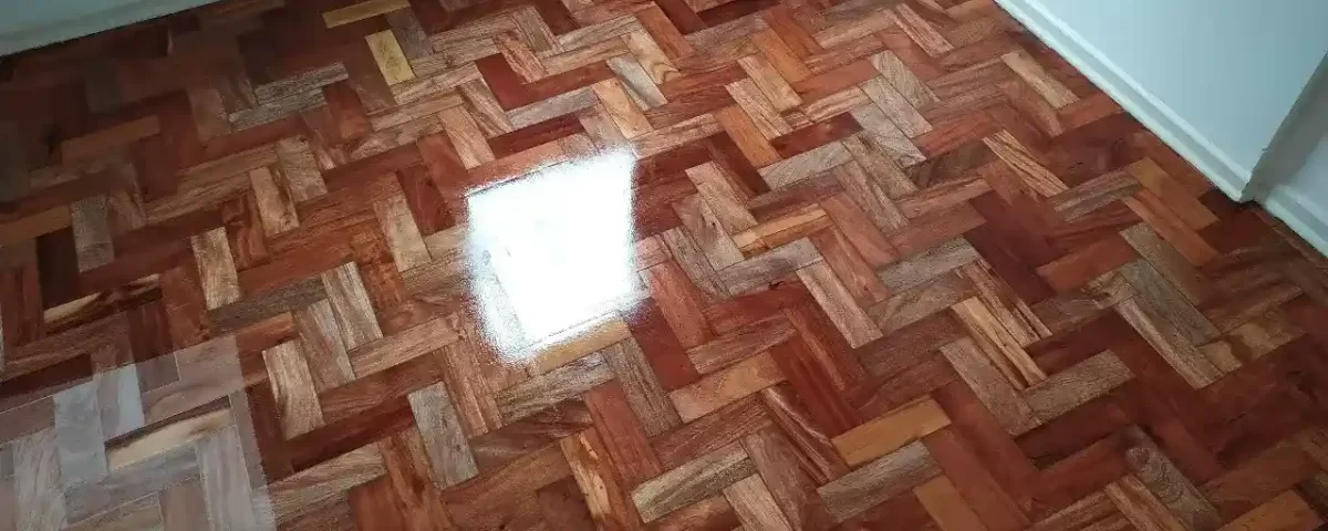 Raspagem de Deck de Madeira