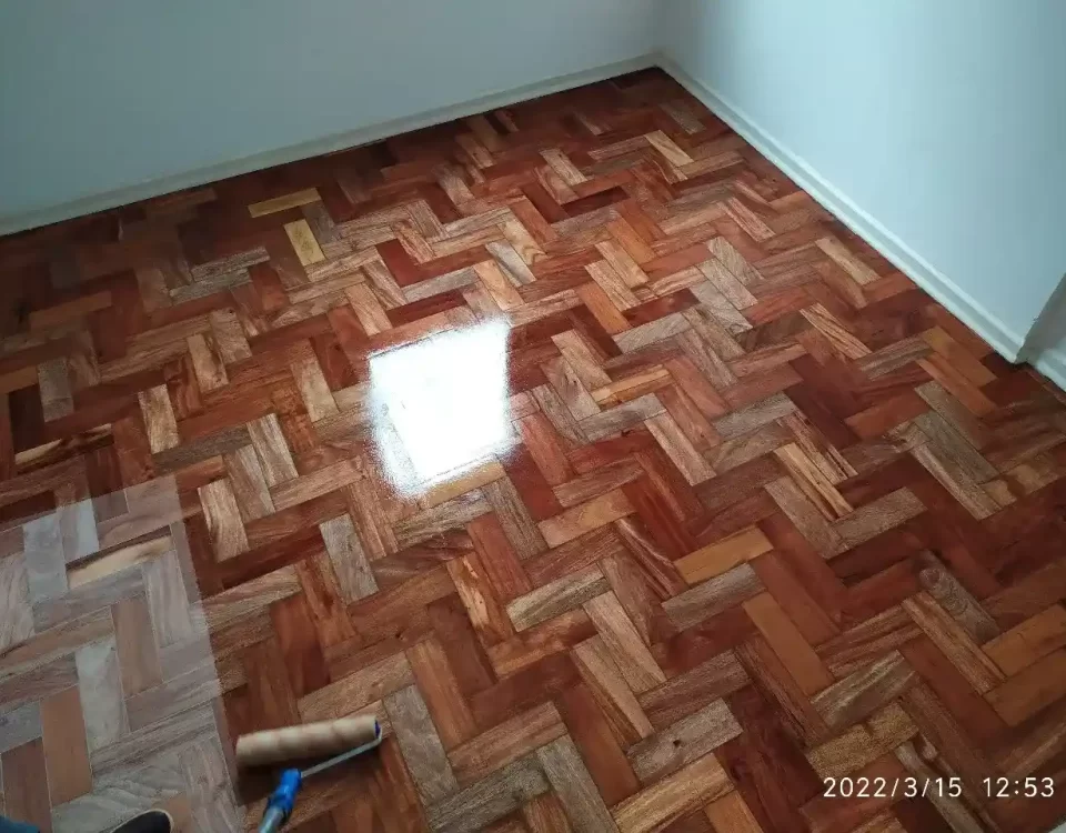 Raspagem de Deck de Madeira