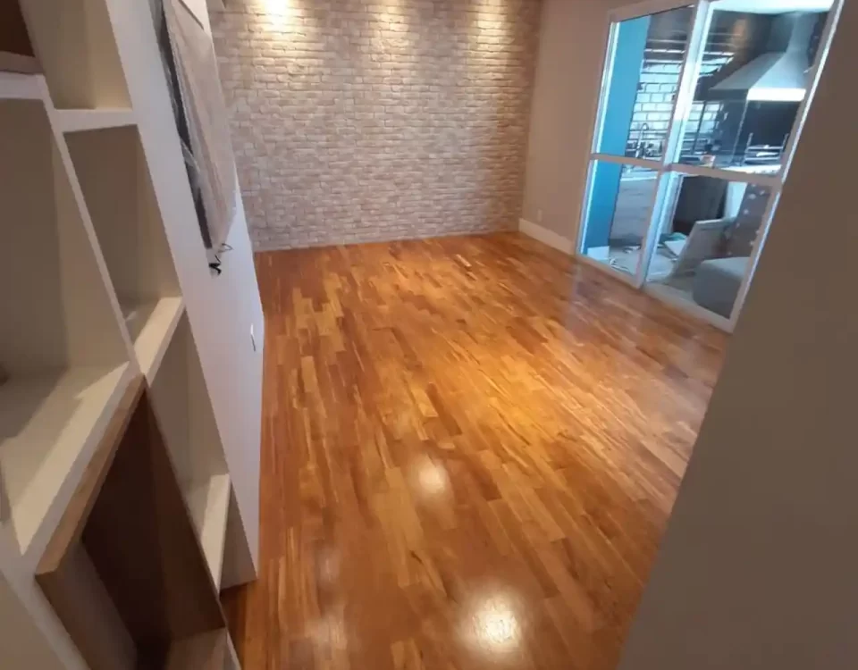 Raspagem de Tacos e Assoalhos