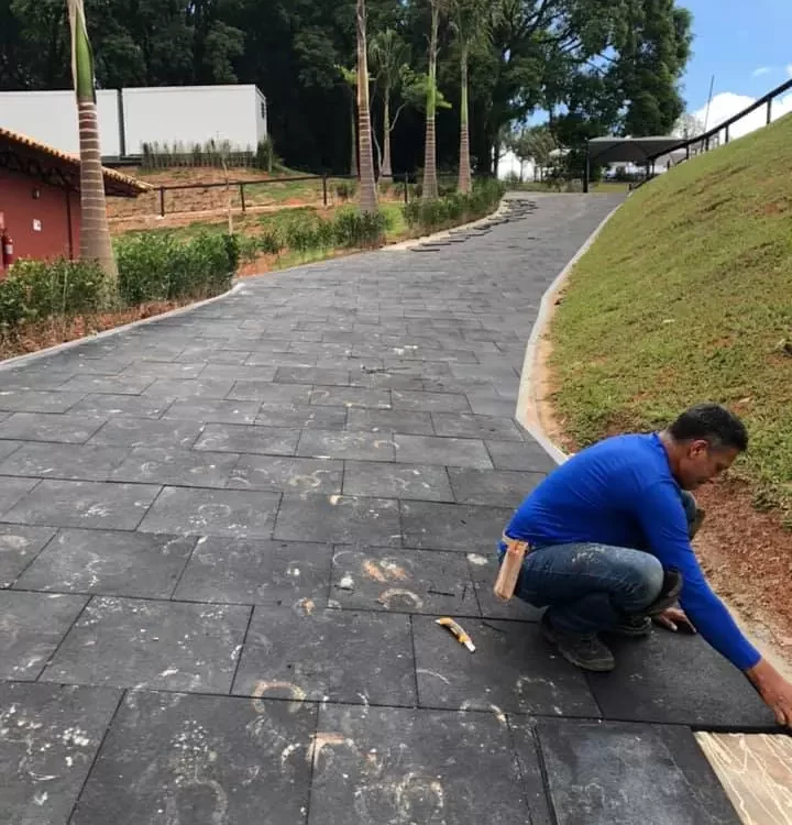 piso-de-borracha-para-cavalos-01