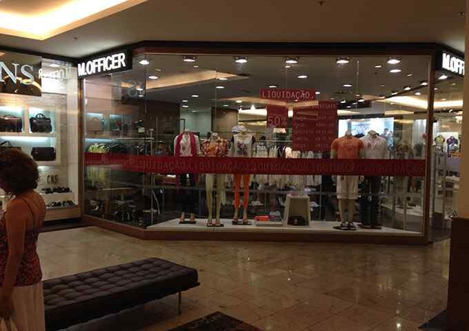 Adesivação de Vitrine