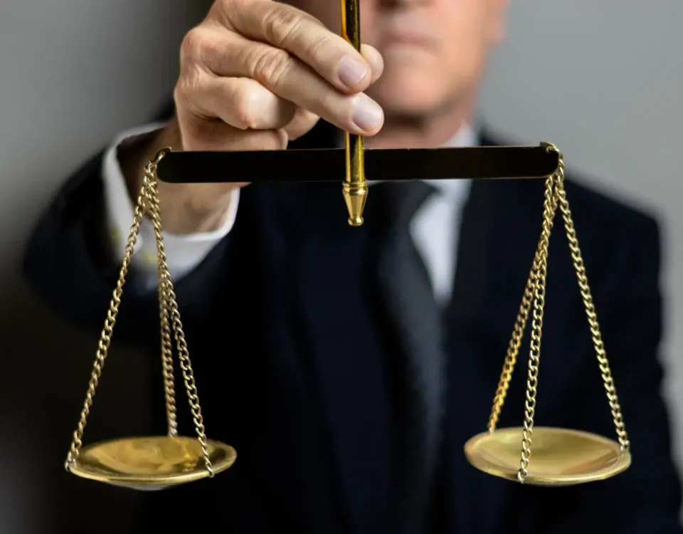 Advogado civil especialista em contratos