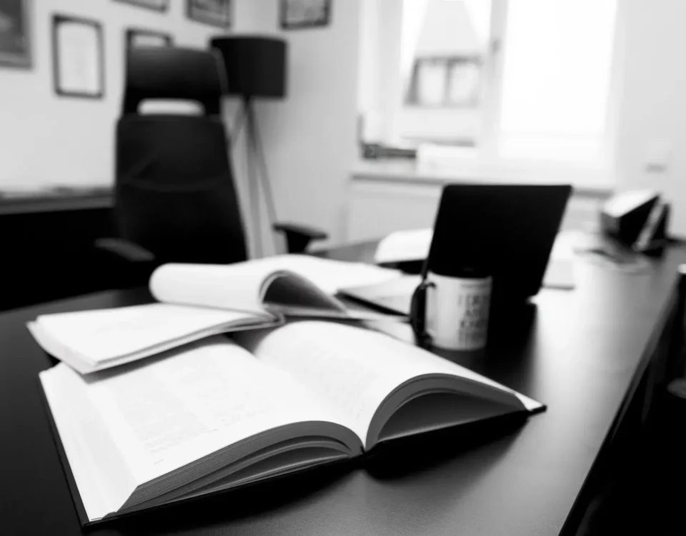 Advogado especialista em contratos