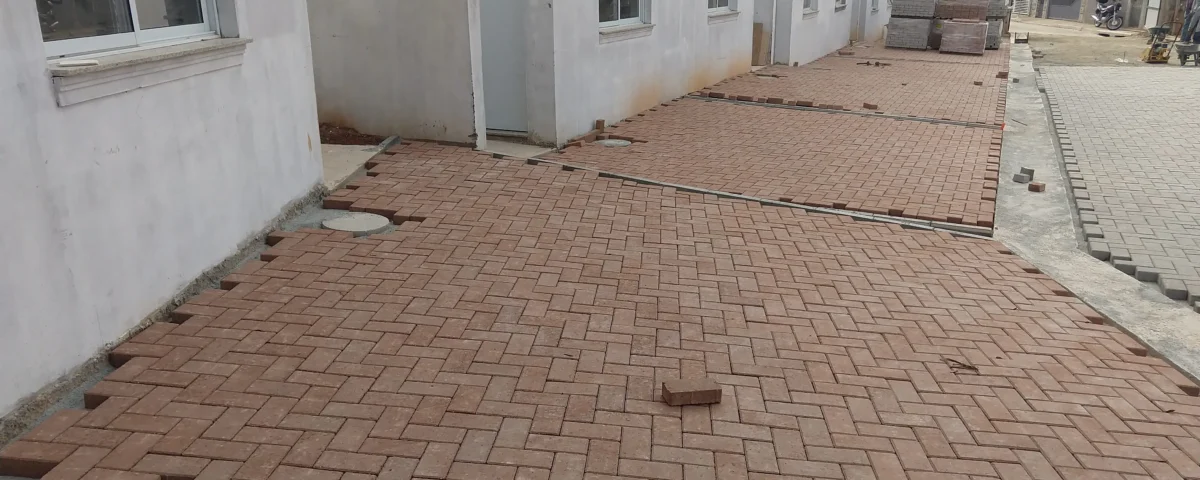 Piso Intertravado de Concreto Drenante em Jundiaí